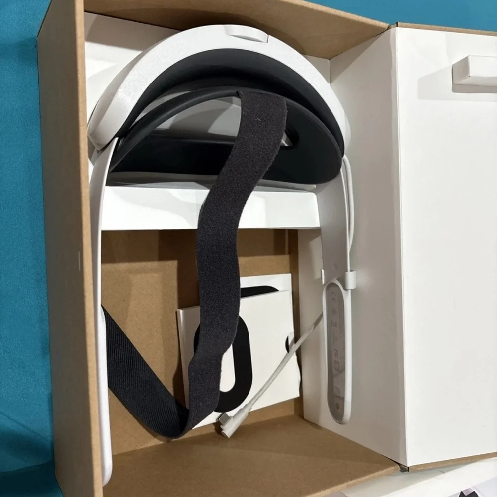 Oculus Quest 2 Elite Strap with Battery - White and Black